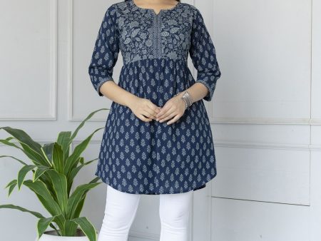 Women Blue Printed Tunic With Three Quaretr Sleeves - Rasiya Supply