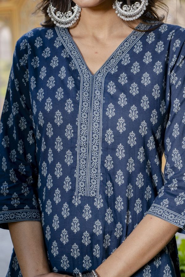 Women Blue Ethnic Printed Straight Kurta with Three Quarter Sleeves - Rasiya Supply