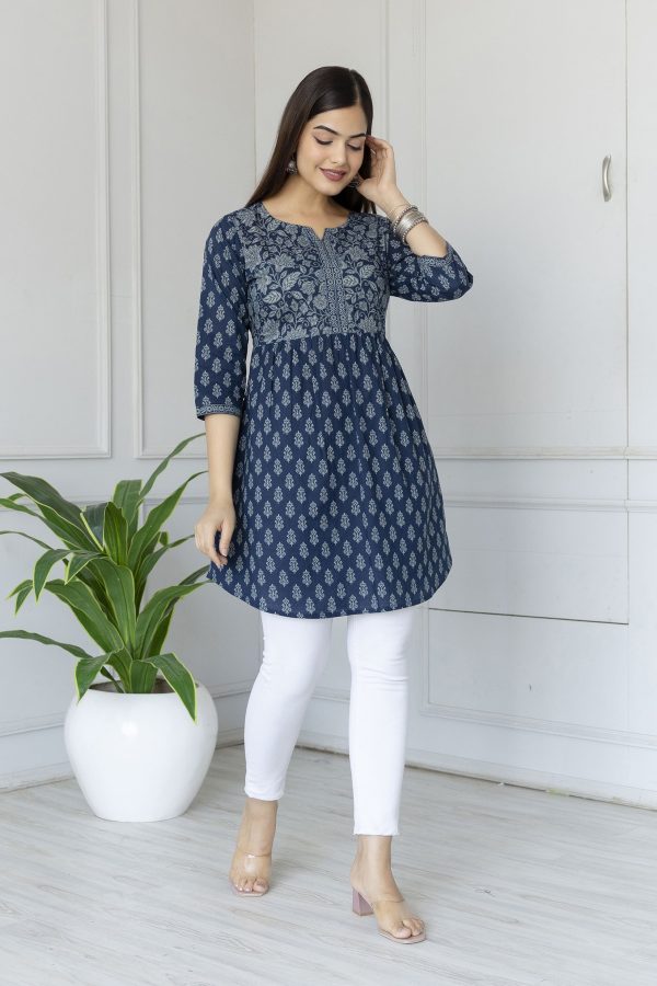 Women Blue Printed Tunic With Three Quaretr Sleeves - Rasiya Supply